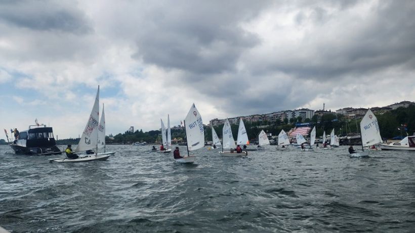 19 Mayıs Rüzgârı Derince Yelken Yarışlarında esti