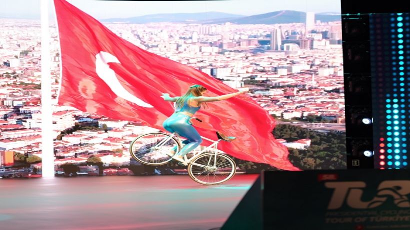 Artistik Bisikletin Süperstarı Viola Brand, Türkiyeye geliyor