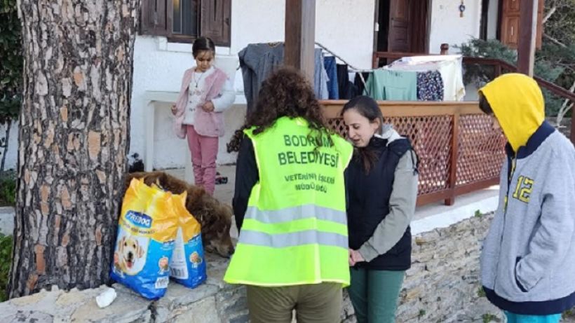 Depremden kurtulan Ege’nin hayvan sevgisi