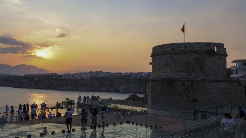 Hıdırlık Kulesi'nde, Falezler üstünde tarih ve seyir keyfi başladı Hıdırlık Kulesi'nde, Falezler üstünde tarih ve seyir keyfi başladı