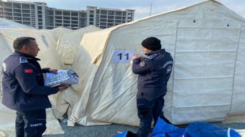 İzmir ekibi koordinasyon merkezi için Hatay’da çadırları kuruldu