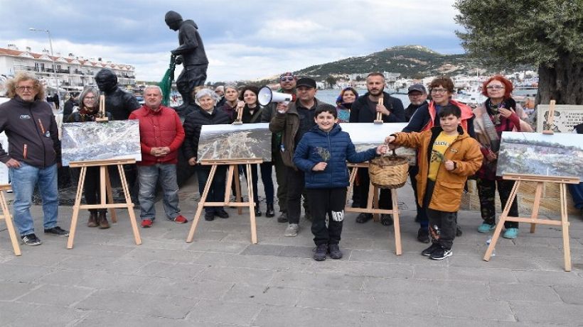 İzmir Foçada sergili tepki!