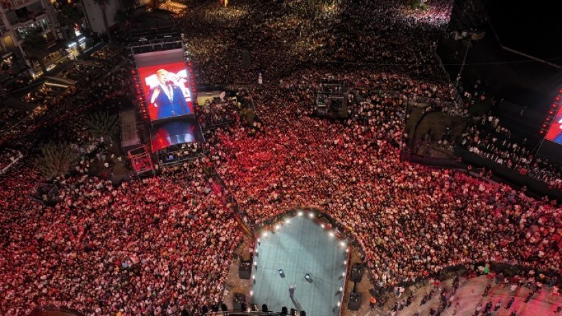 İzmir’in kurtuluşu dev sahnede