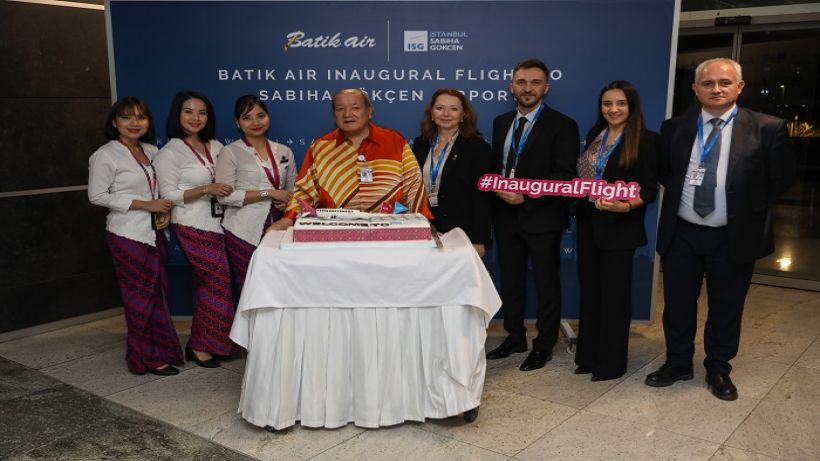 Kuala Lumpur uçağı, Sabiha Gökçen Havalimanı’nda törenle karşılandı