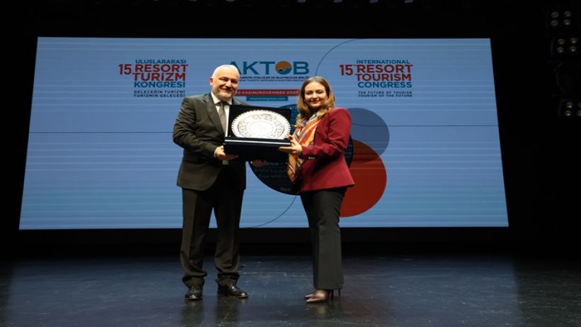 Özdemir, “Antalya’yı Dünyanın stratejik turizm üssü haline getirmeye kararlıyız”