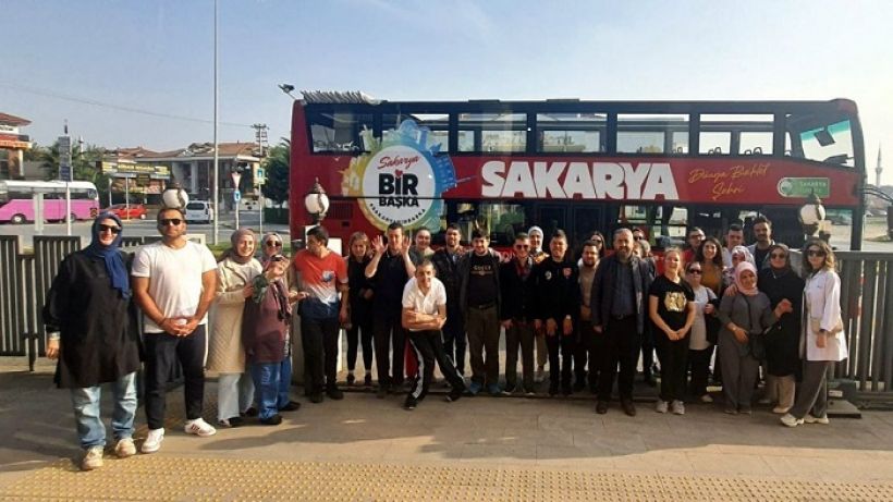 Sakarya'da katlı otobüs ile Şehir turu