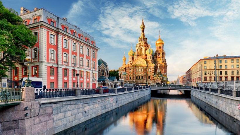 St. Petersburg, gezginlere sonbaharda da bambaşka bir Avrupa deneyimi sunuyor