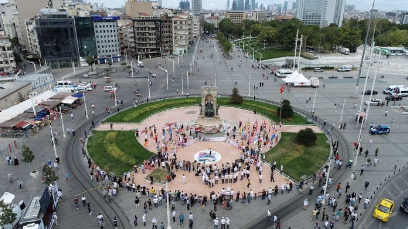 Taksim Meydanında Rıo Karnavalını aratmayacak festival