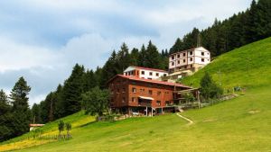 620 TL’ye İsviçre Alpleri’ndeki dağ evleri kalitesinde tatil yapabilirsiniz