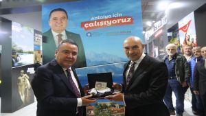Başkan Böcek İzmir Turizm Fuarı’nın onur konuğu