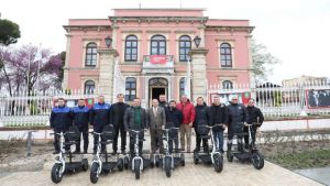 Edirne'de turizm zabıtası elektrikli bisiklet kullanıyor
