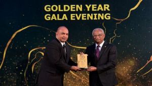 Emirates, Maldivler Başkanı Turizm Altın Ödülü aldı