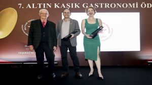 Kırk Kat Baklava Tarihi’ne Altın Kaşık Ödülü!