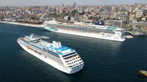 Kruvaziyer yolcusu 2 milyonu aştı...