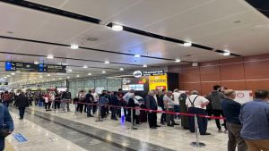 Sabiha Gökçen Havalimanı'nda Oy Kullanımı Devam Ediyor