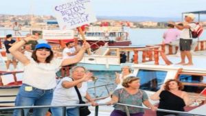 Sığacık'ta Yat Limanı protestosu
