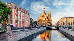 St. Petersburg, gezginlere sonbaharda da bambaşka bir Avrupa deneyimi sunuyor
