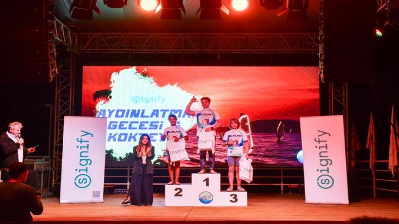 Alaçatı’da Rüzgâr Hafif, Gösteri Büyüktü