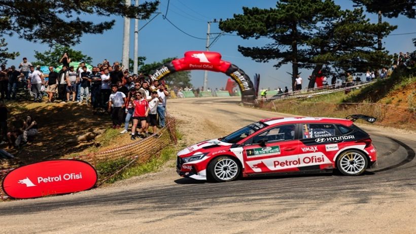 Bursa Rallisi'nde zafer yine Kerem Kazaz'ın
