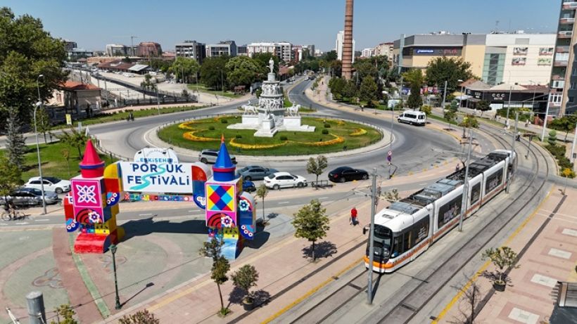 “Porsuk Akıyor, Dünya Eskişehir’de Buluşuyor!”