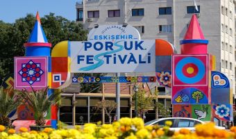 “Porsuk Akıyor, Dünya Eskişehir’de Buluşuyor!”