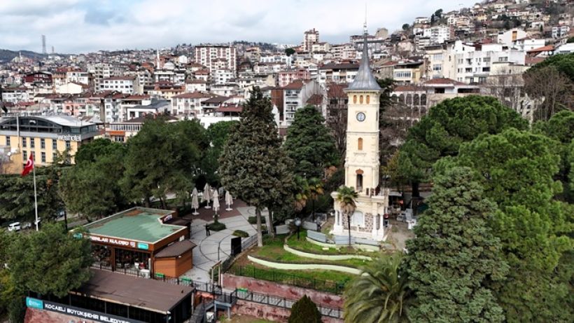 Tarihi İzmit Saat Kulesi restorasyonla birlikte yeniden ışıklandırıldı